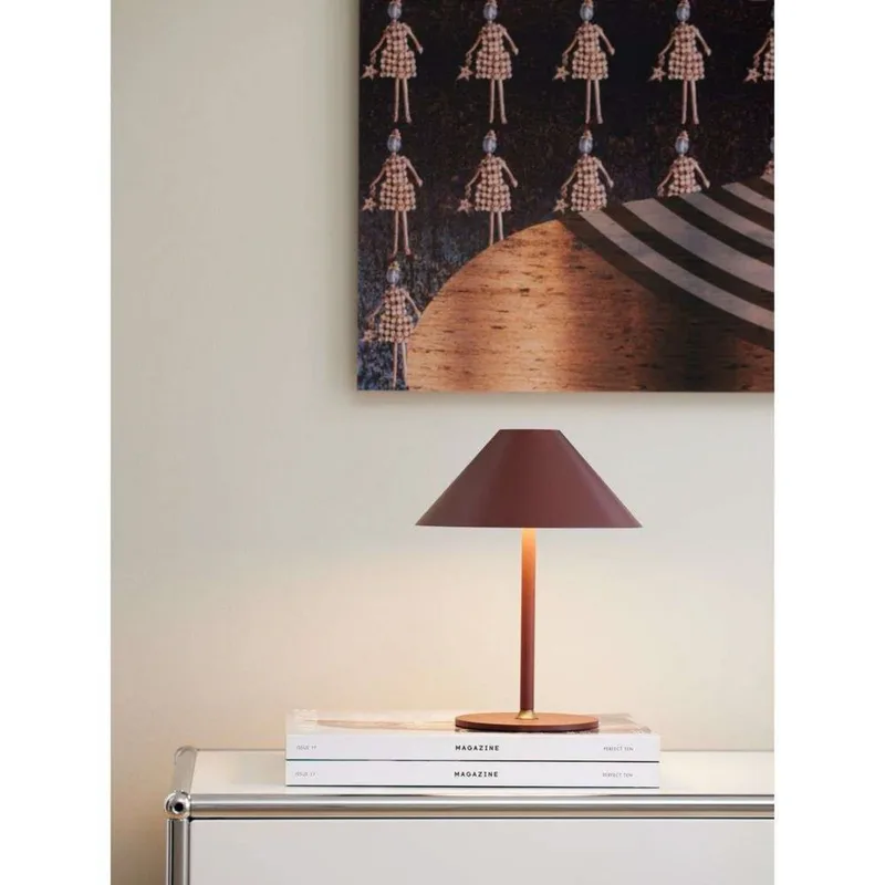 Hygge Portable Tafellamp Ø19 Maroon by Halo Design – product photo