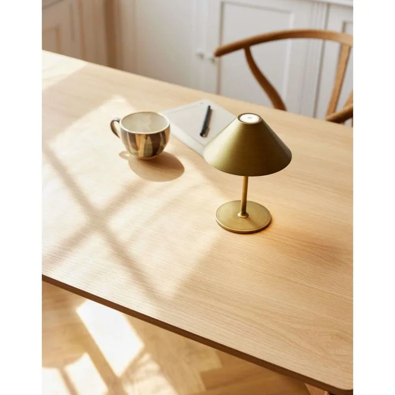 Hygge Portable Taffellamp Antique Brass de Halo Design – photo du produit