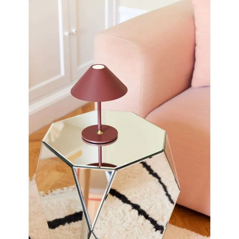 Hygge Portable Taffellamp Bordeaux de Halo Design – photo du produit