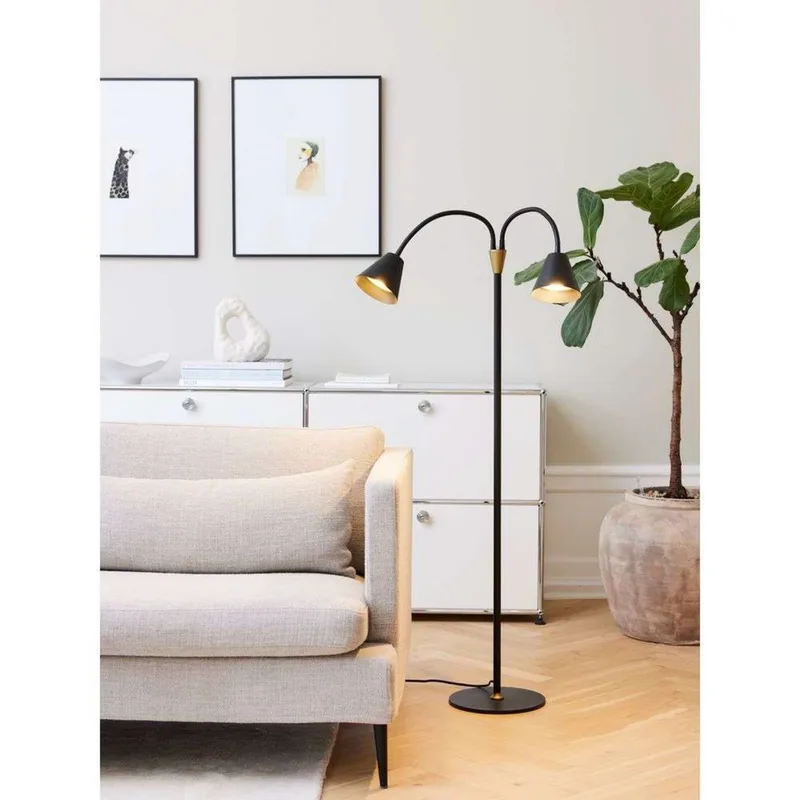 Hygge vloerlamp, zwart, 2-lamps, hoogte 135 cm fra Halo Design – produktbillede
