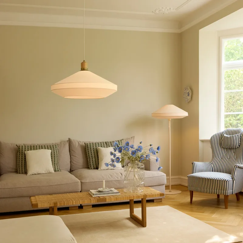 PARIS SOFT vloerlamp, crème, textiel hoogte 140 cm från Halo Design – produktbild