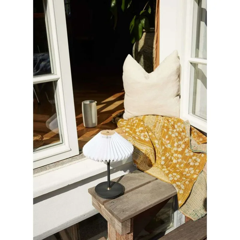 Paris To Go Tafellamp Clean White/Black från Halo Design – produktbild