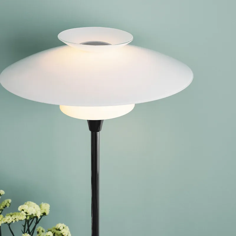 SCANDINAVIA vloerlamp, chroom/opaal, hoogte 150 cm fra Halo Design – produktbillede