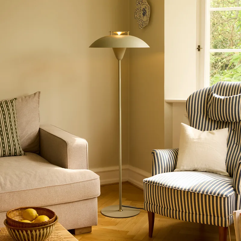 STEPP vloerlamp, crème, hoogte 140 cm, metaal by Halo Design – product photo