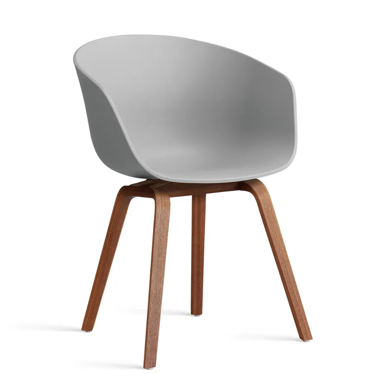 About a Chair 22 2.0 Stuhl Concrete grey-lackiertes Nussbaumgestell fra HAY – produktbillede