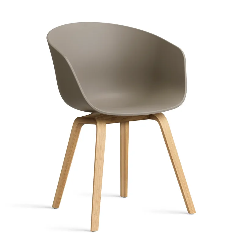 About a Chair 22 2.0 Stuhl Khaki-lackiertes Eichen­gestell fra HAY – produktbillede