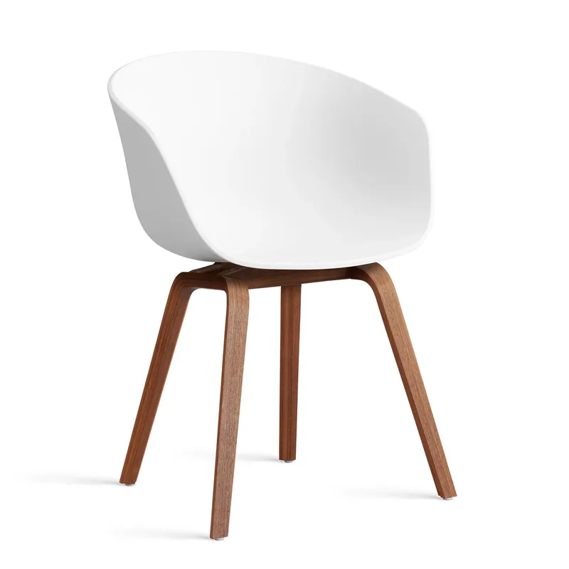 About a Chair 22 2.0 Stuhl Weiß lackiertes Walnussgestell by HAY – product photo