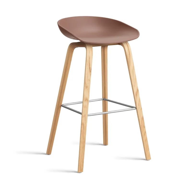About a Stool 32 High Barhocker lackiertes Eichen­gestell 2.0 Soft brick-Edelstahlstütze fra HAY – produktbillede