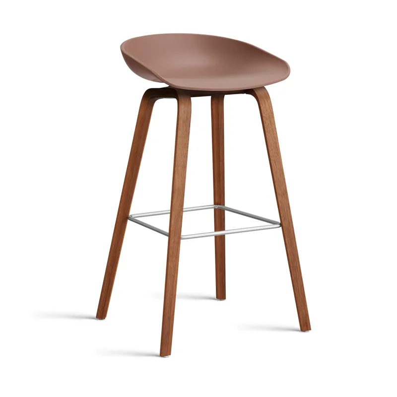 About a Stool 32 High Barhocker Walnussgestell 2.0 Soft brick-Edelstahlstütze fra HAY – produktbillede