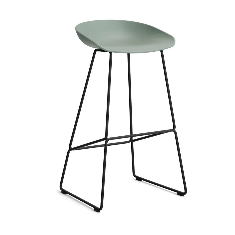 About a Stool 38 High Barhocker 2.0 Fall green-schwarzes Stahlgestell från HAY – produktbild