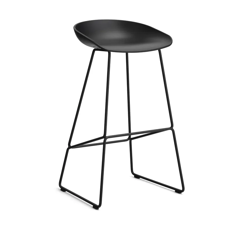 About a Stool 38 High Barhocker 2.0 Schwarz-schwarzes Stahlgestell by HAY – product photo