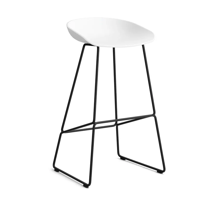 About a Stool 38 High Barhocker 2.0 Weiß-schwarzes Stahlgestell by HAY – product photo
