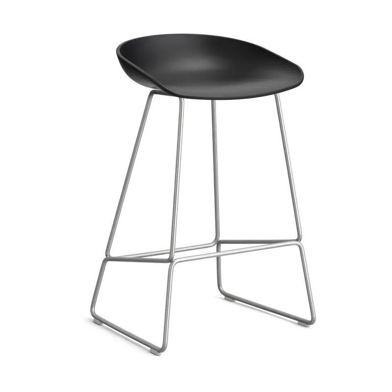 About a Stool 38 Low Barhocker 2.0 Schwarz-Edelstahlgestell by HAY – product photo