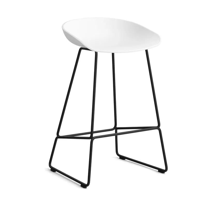 About a Stool 38 Low Barhocker 2.0 Weiß-schwarzes Stahlgestell från HAY – produktbild