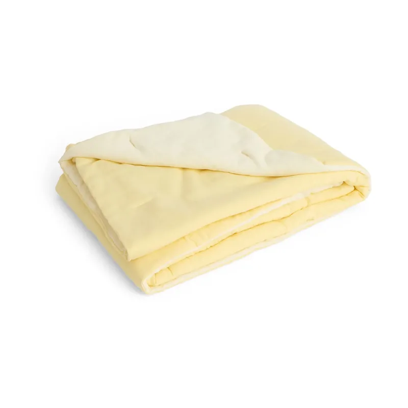 Air Quilt Decke Soft yellow, 140x200 cm från HAY – produktbild
