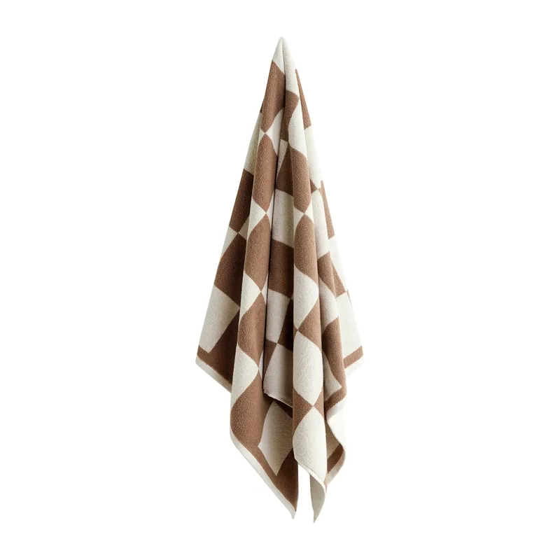 Check Badehandtuch 70 x 136 cm Cappuccino by HAY – product photo