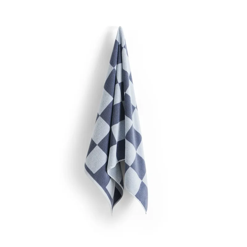 Check Badehandtuch 70 x 136 cm Steel blue från HAY – produktbild
