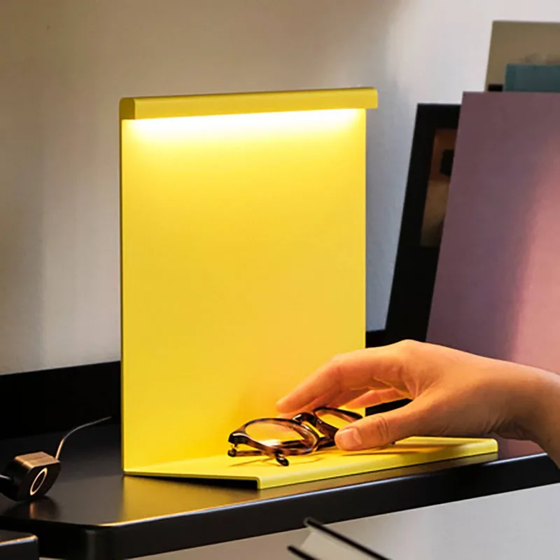 LBM LED tafellamp met dimmer, titaniumgeel by HAY in Yellow – product photo