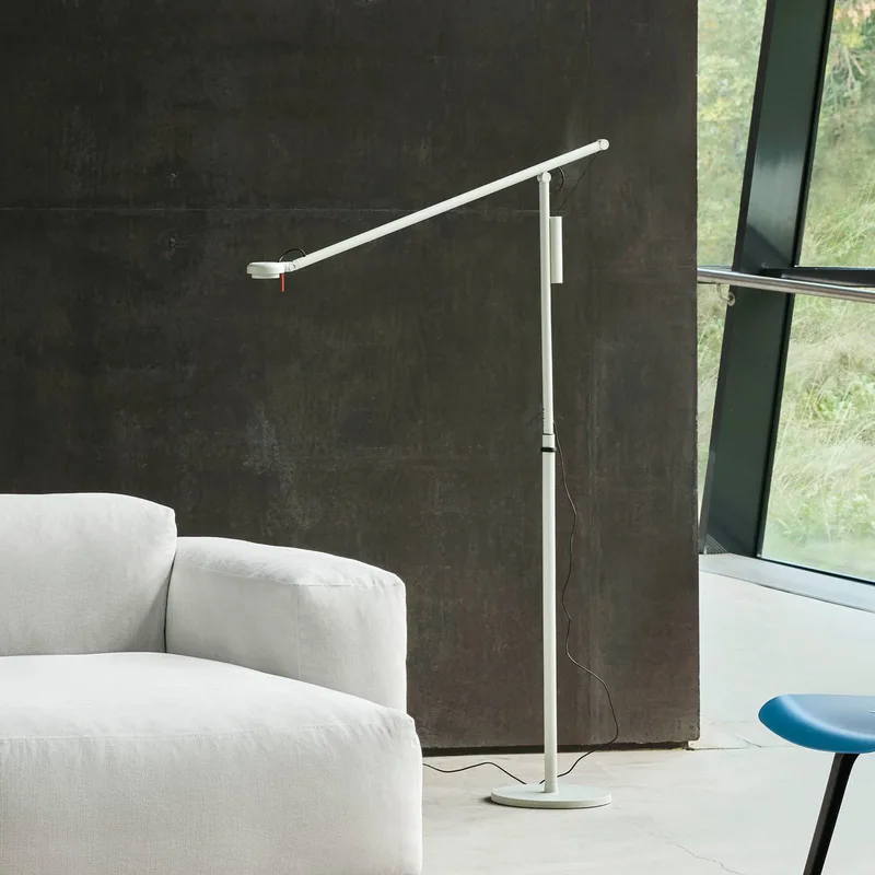 LED vloerlamp Fifty-Fifty, hoogte 135 cm, dimbaar. by HAY in Grey – product photo