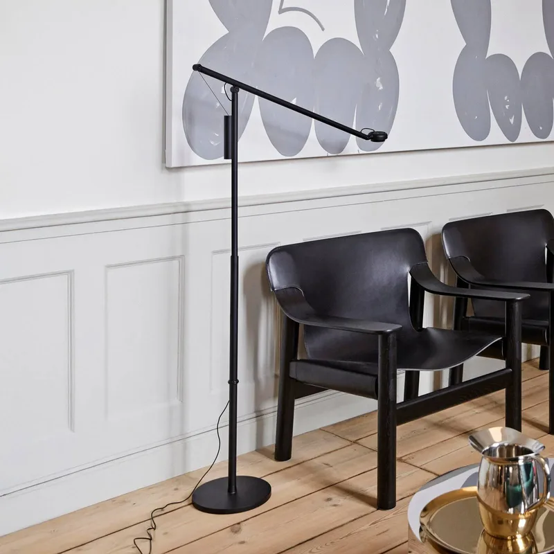 LED vloerlamp Fifty-Fifty, hoogte 135 cm, dimbaar. by HAY in Black – product photo