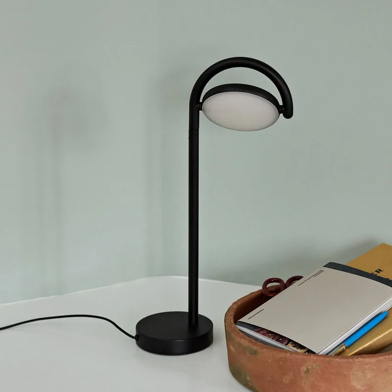 Marselis LED tafellamp instelbaar by HAY in Black – product photo
