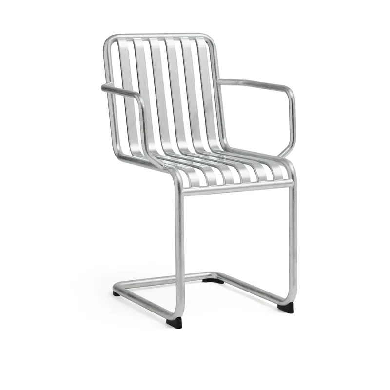Palissade Cantilever Armlehnstuhl Hot galvanised steel von HAY – Produktfoto