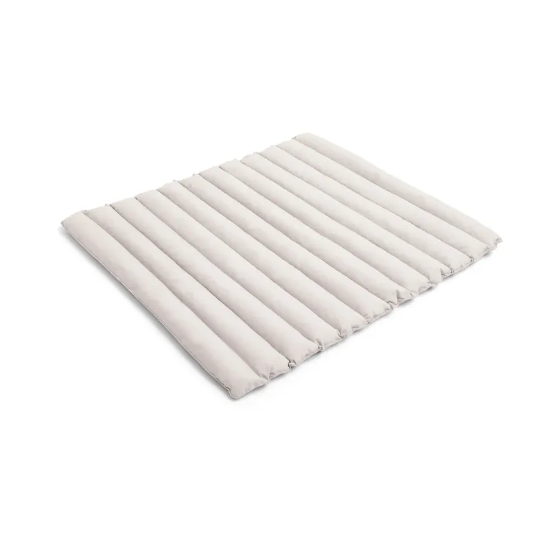 Palissade Lounge Sofa Soft Quilted Sitzpolster Cream white från HAY – produktbild