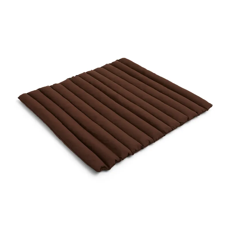 Palissade Lounge Sofa Soft Quilted Sitzpolster Iron red från HAY – produktbild