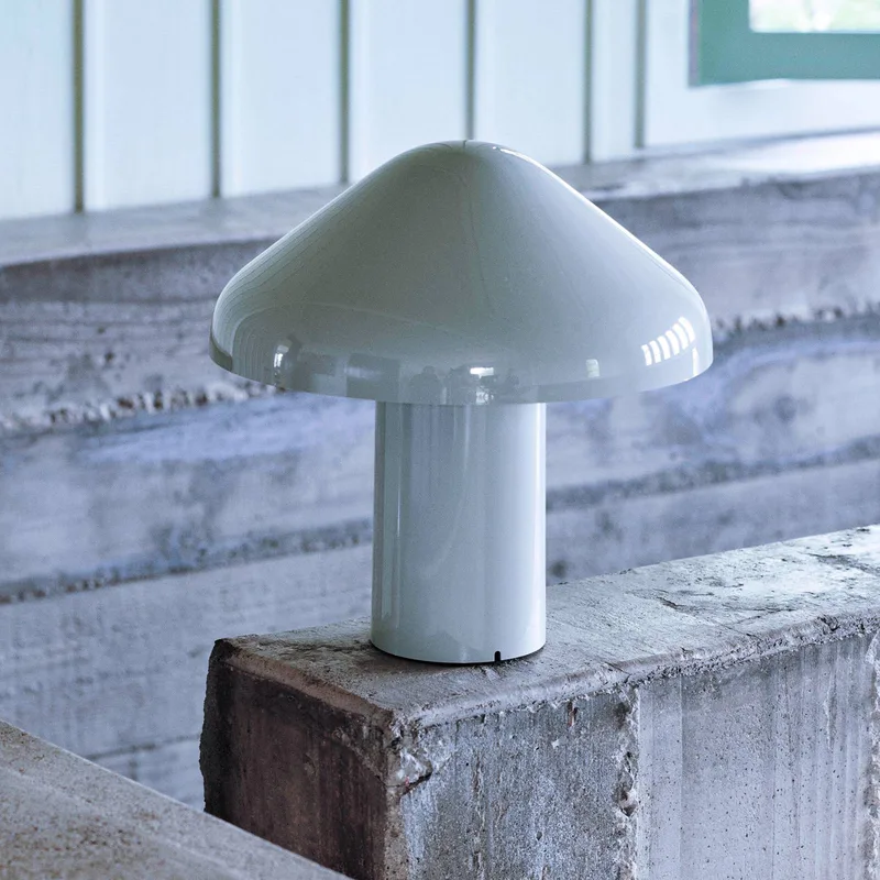 Pao draagbare LED tafellamp met accu von HAY in Grau – Produktfoto 2 von 5