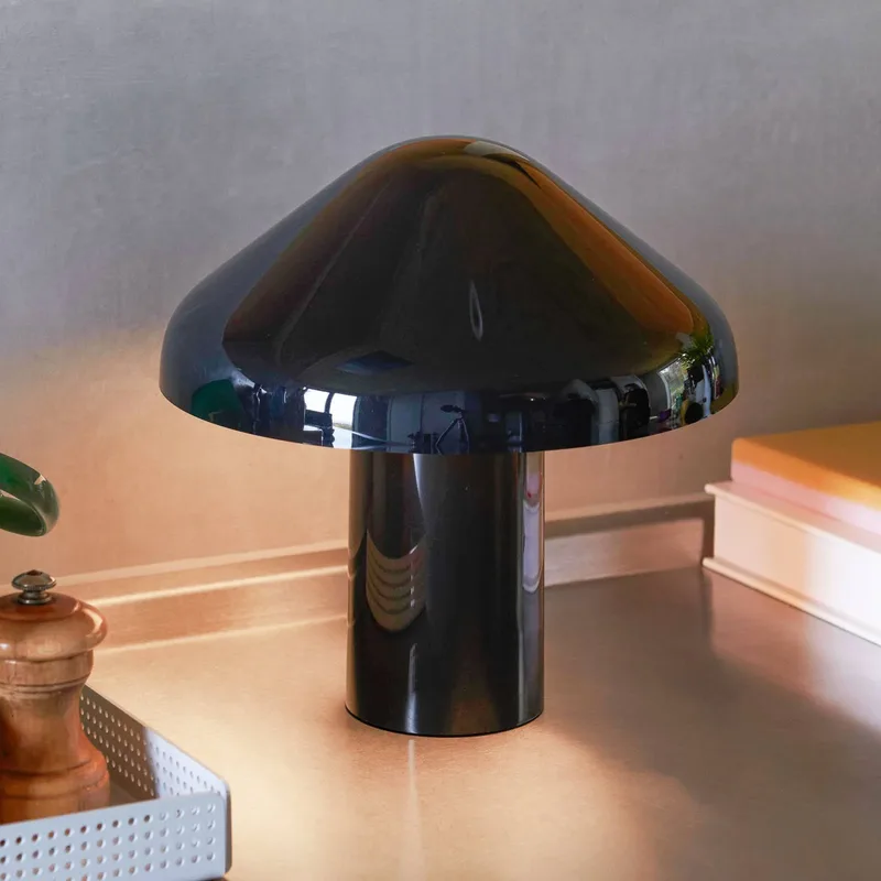 Pao draagbare LED tafellamp met accu van HAY in Zwart – productfoto