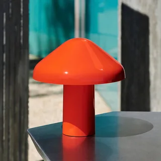 Pao draagbare LED tafellamp met oplaadbare batterij by HAY in Red – product photo 1 of 4