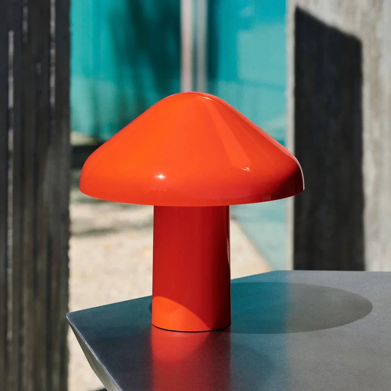 Pao Portable LED-Tischleuchte mit Akku rot von HAY in Rot – Produktfoto