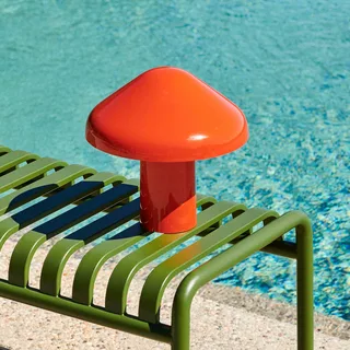 Pao draagbare LED tafellamp met oplaadbare batterij by HAY in Red – product photo 2 of 4