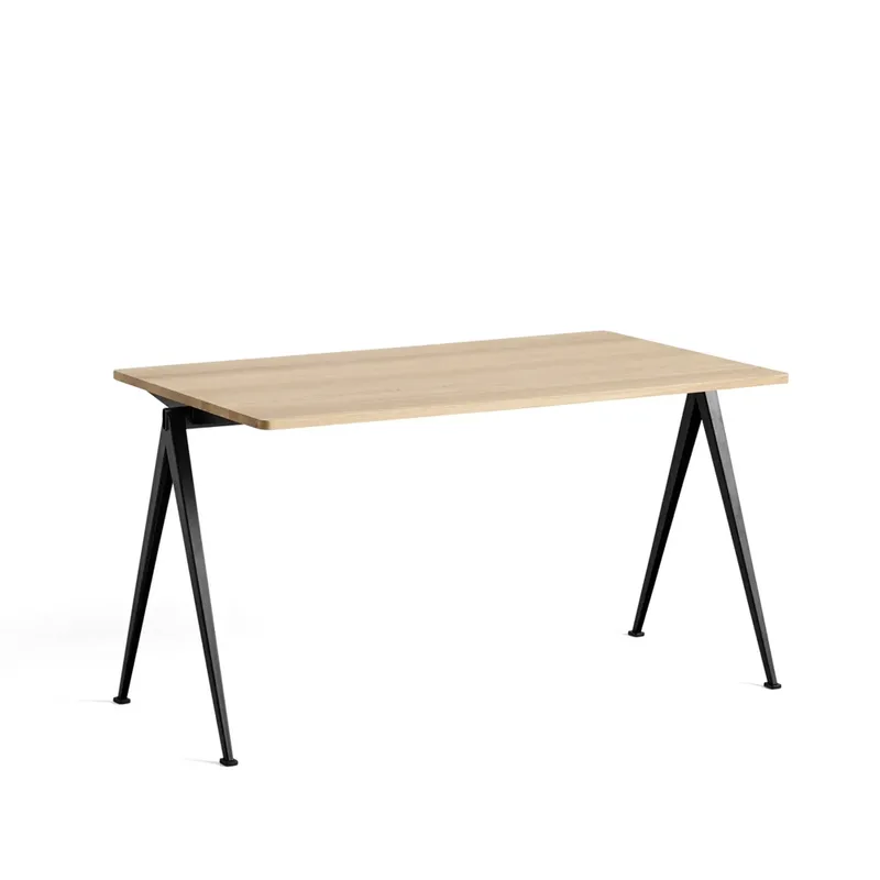 Pyramid 01 Schreibtisch Oak matt lacqured-140x75cm-schwarzes Stahlgestell by HAY – product photo