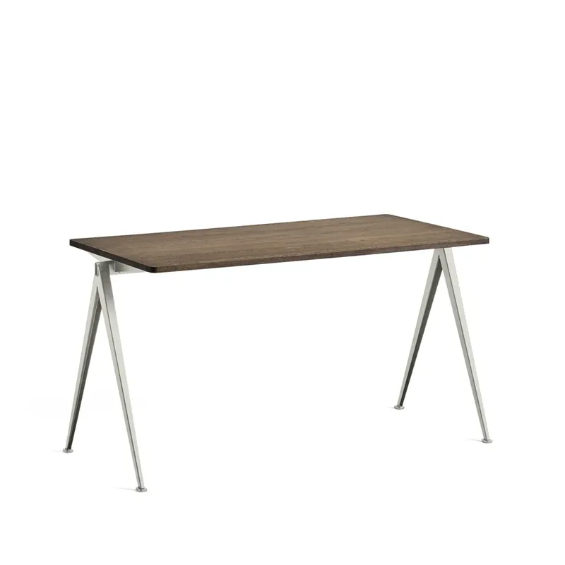 Pyramid 01 Schreibtisch Oak smoked, 140x65 cm, beige Stahlgestell från HAY – produktbild