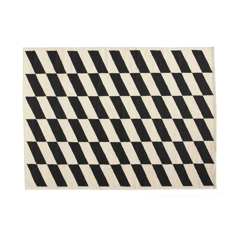 Shift Kelim-Teppich 170 × 240 cm Black van HAY – productfoto