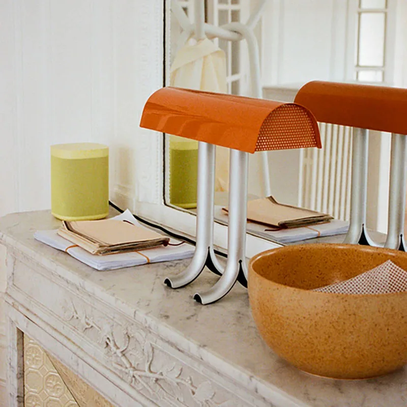 Anagram bordlampe, bruneret orange fra HAY i Aluminium, Orange – produktbillede