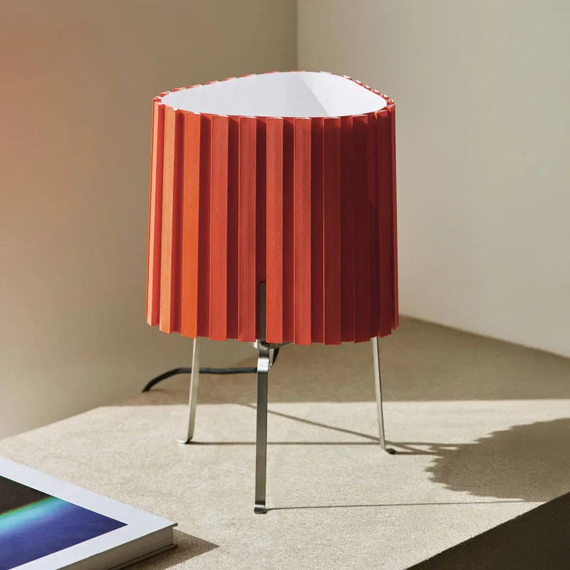 tafellamp Canelé, hoogte 37 cm, E14, textiel de HAY en Rouge – photo du produit