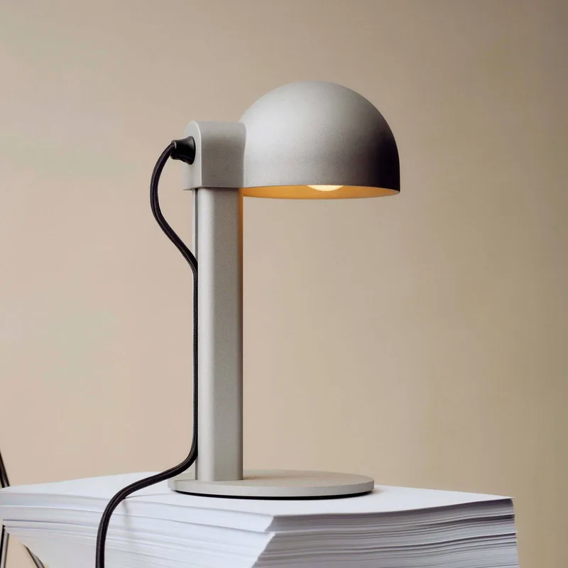 tafellamp Posto, zilver/grijs, hoogte 28 cm, E14, aluminium från HAY i Silver, Grå – produktbild