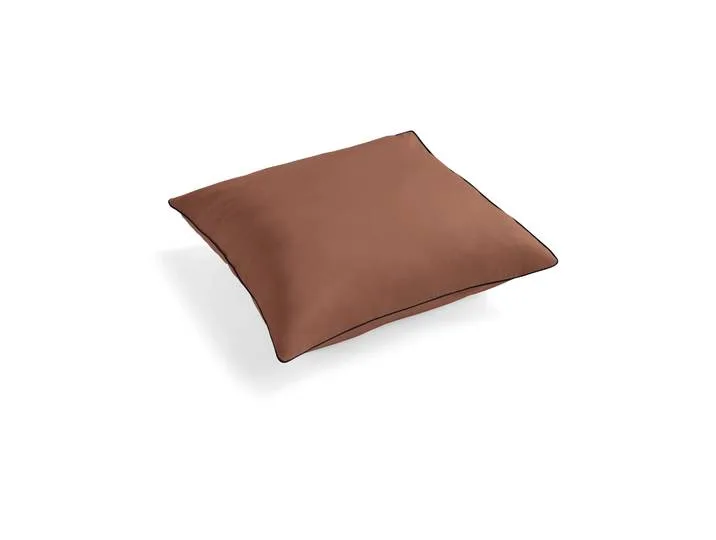 Taie d oreiller Outline 70x50 cm Milk chocolate' de HAY – photo du produit