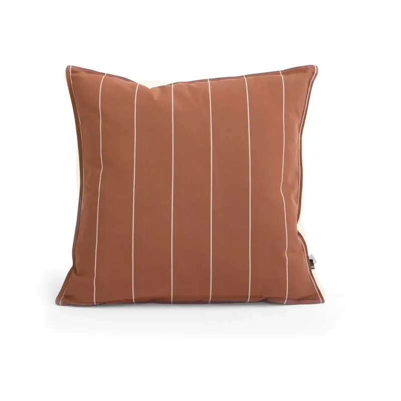 Terrazza Kissen Terracotta narrow stripe, 60x60 cm van HAY – productfoto