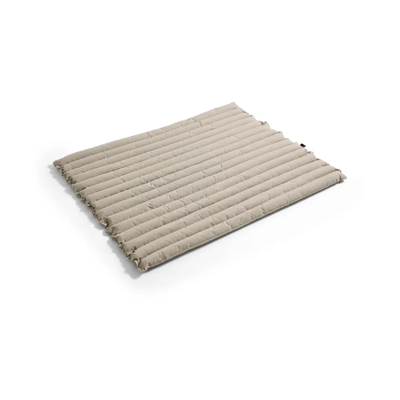 Traverse Lounge Bench Quilted Bankauflage Beige sand från HAY – produktbild