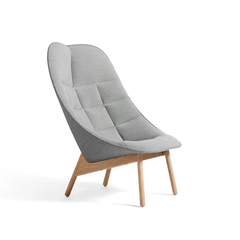 Uchiwa Quilt Loungesessel Steelcut trio 133 grey-Eiche-Rückseite remix 143 från HAY – produktbild