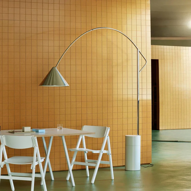vloerlamp Compass, hoogte 217 cm, E27 de HAY en Aluminium – photo du produit