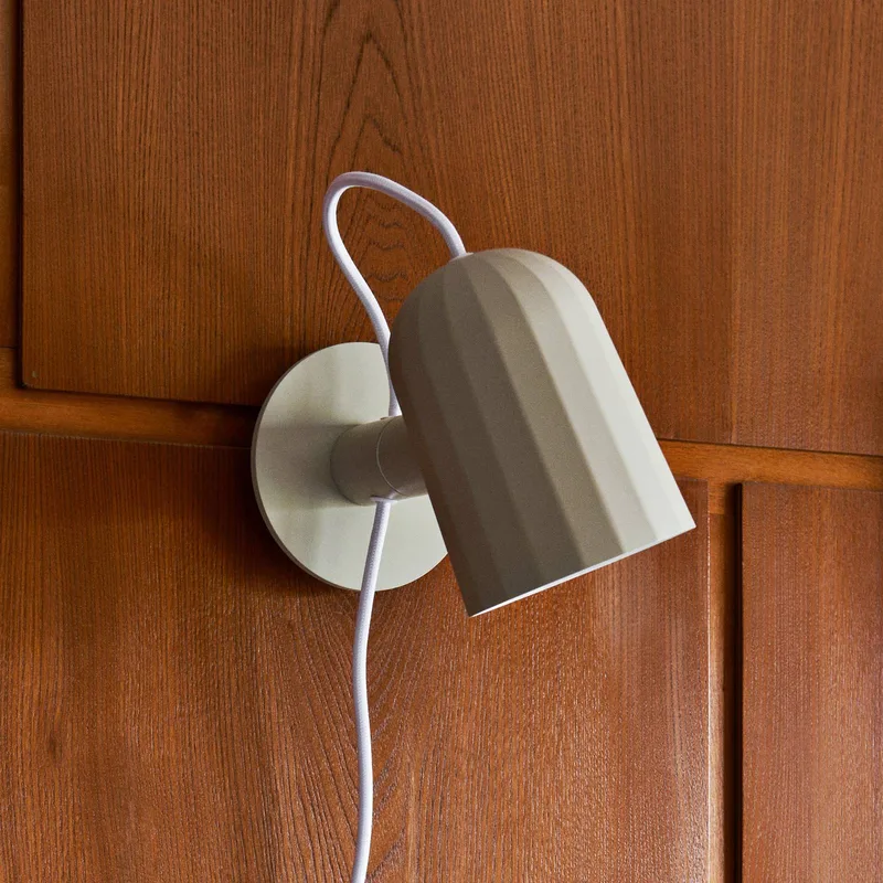 wandlamp Noc Wall, metaal, stekker, E14 van HAY in Wit – productfoto