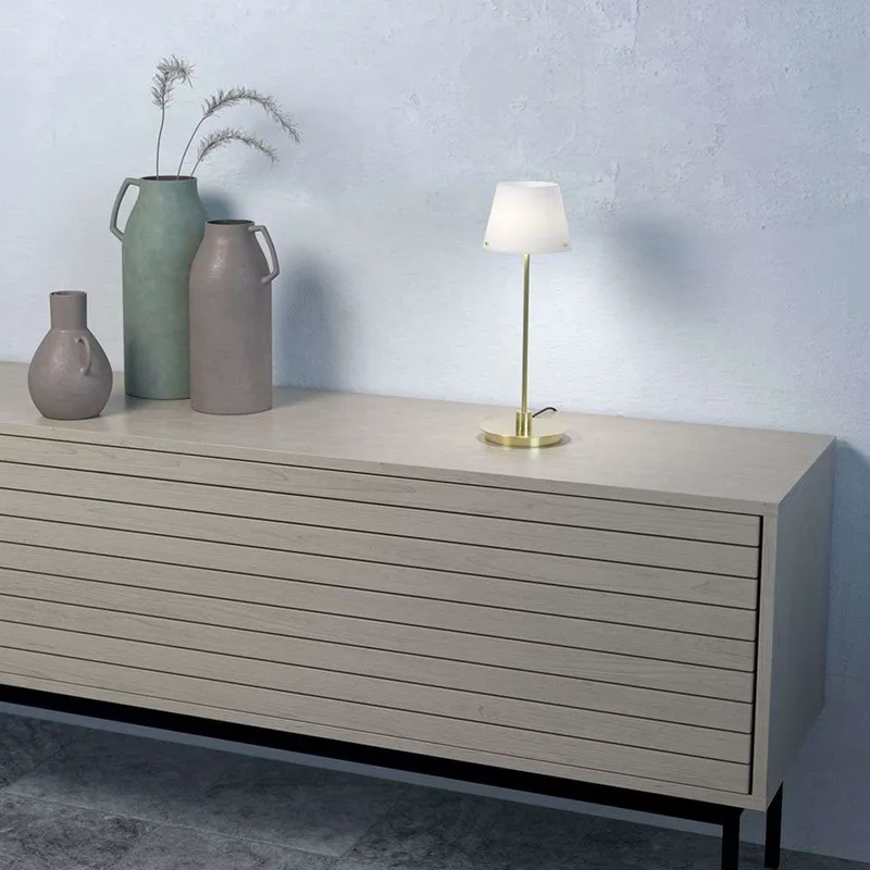 Gil il Grande Tafellamp Satin/Brass fra Herstal – produktbillede