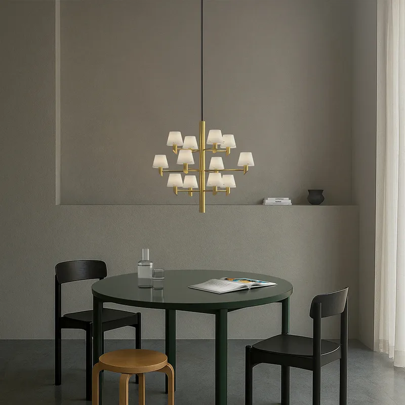 Gil kroonluchter, messingkleurig, Ø 67 cm, 12-lamps fra Herstal – produktbillede