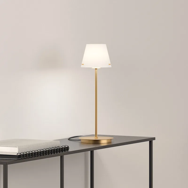 Gil Tafellamp Satin/Brass by Herstal – product photo