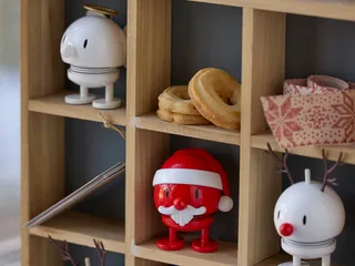 Angel Bumble Beeldje - S - Wit - Engel Beeldje & Kerstmis Decoratie voor Woonkamer of Kantoor - Leuk Kerst Cadeau Idee voor Mannen, Vrouwen en Kinderen de Hoptimist en Blanc – photo du produit 4 sur 5