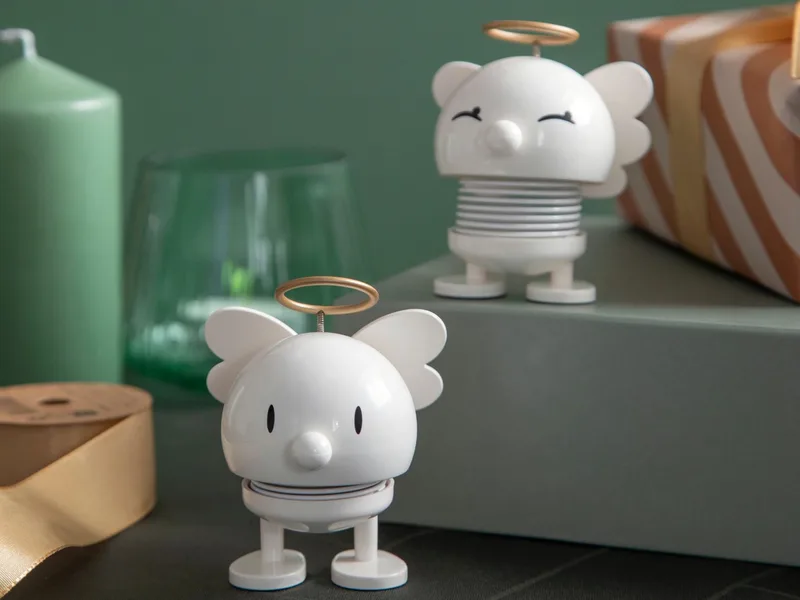 Angel Bumble Beeldje - S - Wit - Engel Beeldje & Kerstmis Decoratie voor Woonkamer of Kantoor - Leuk Kerst Cadeau Idee voor Mannen, Vrouwen en Kinderen de Hoptimist en Blanc – photo du produit 2 sur 5